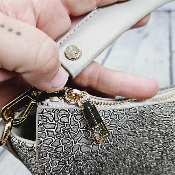 YNOT | hobo style shoulder/ crossbody bag purse - Picture 8 of 15